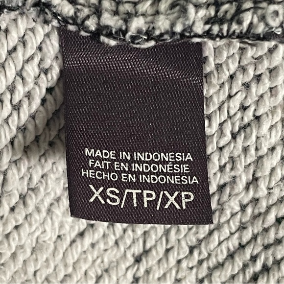 Victoria's Secret Boat Neckline 3/4 Sleeves Sequined Gray Sweatshirt Size XS - Picture 6 of 9